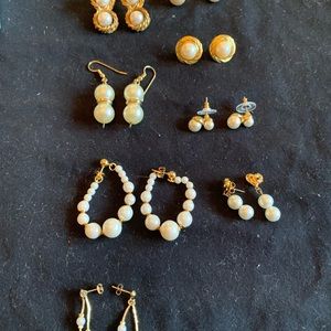 Costume pearl earrings